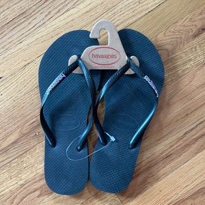 Black thing strap women havaianas with tags